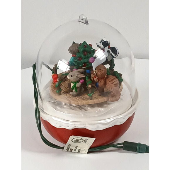 Hallmark Ornament: 1994 Forest Frolics, QLX7436 - Picture 4 of 6